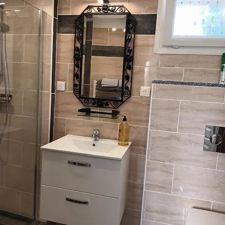 Prázdninový dům La Taniere Classe 3 Etoiles Avec Terrasse Et Piscine La Bachellerie
