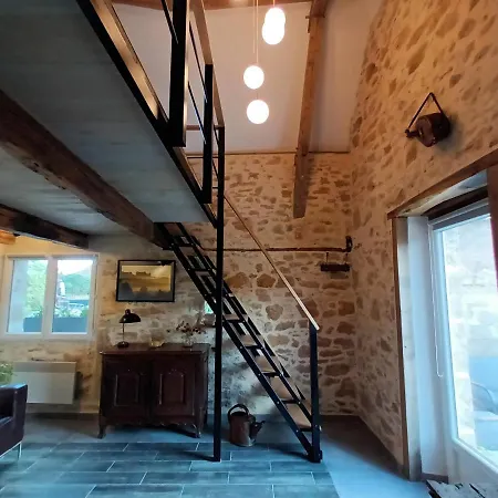 La Taniere Classe 3 Etoiles Avec Terrasse Et Piscine La Bachellerie