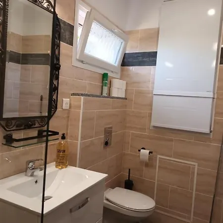 La Taniere Classe 3 Etoiles Avec Terrasse Et Piscine Prázdninový dům