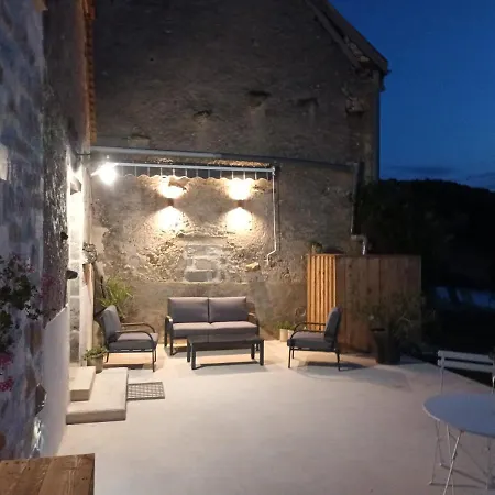 Prázdninový dům La Taniere Classe 3 Etoiles Avec Terrasse Et Piscine *
