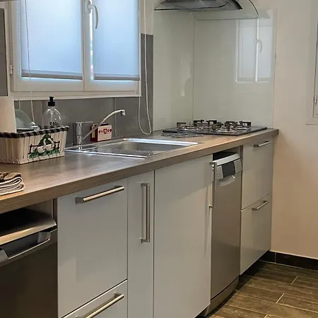 La Taniere Classe 3 Etoiles Avec Terrasse Et Piscine * La Bachellerie