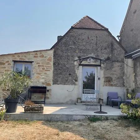 La Taniere Classe 3 Etoiles Avec Terrasse Et Piscine Holiday home
